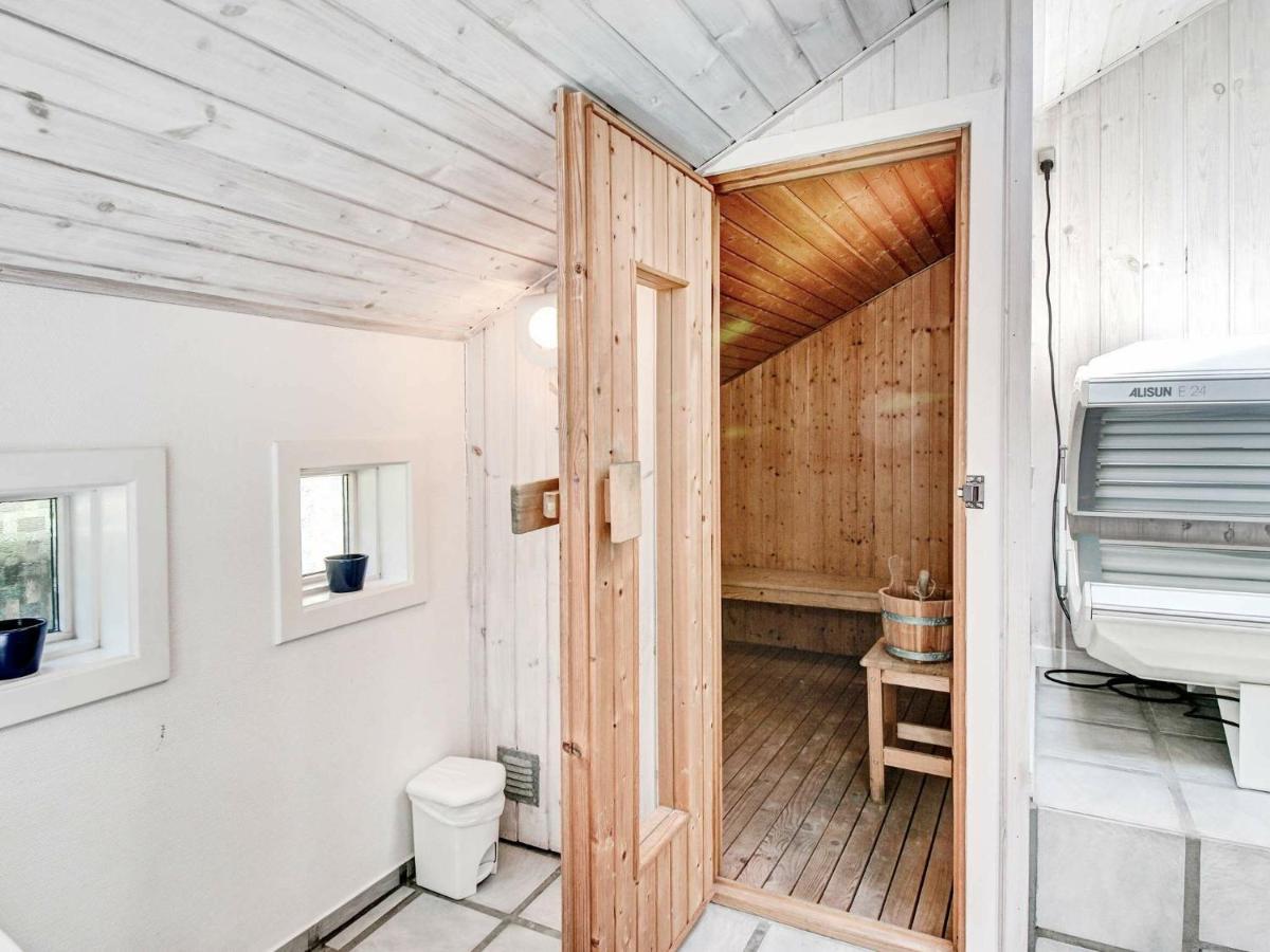 8 Person Holiday Home In Nex Vester Somarken Exteriér fotografie